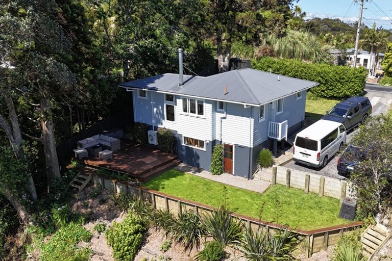 Photo of property in 669 South Titirangi Road, Titirangi, Auckland, 0604