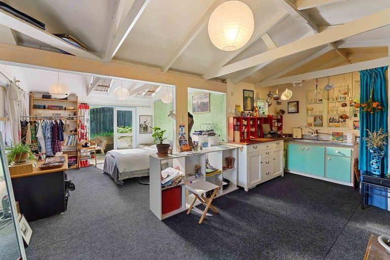 Photo of property in 25 Puriri Road, Waikanae, 5036