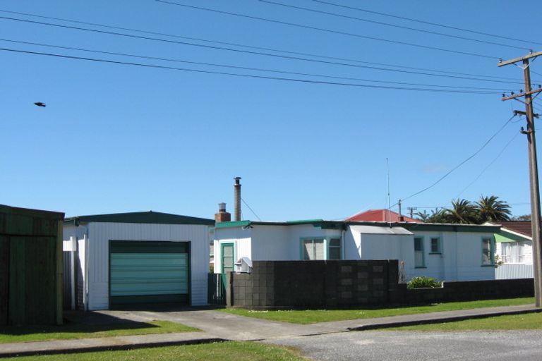 Photo of property in 19 Rintoul Street, Westport, 7825