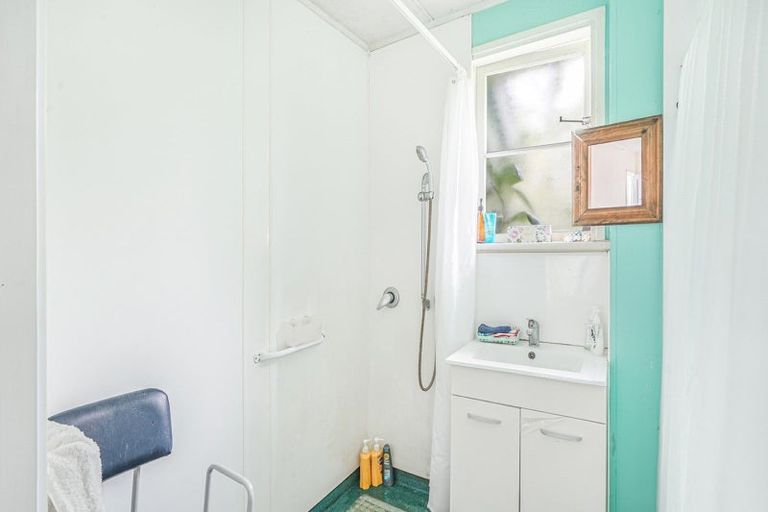 Photo of property in 6 Sare Crescent, Fairfield, Hamilton, 3214