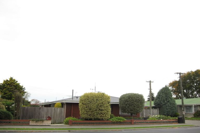 Photo of property in 2/7c Curletts Road, Sockburn, Christchurch, 8042