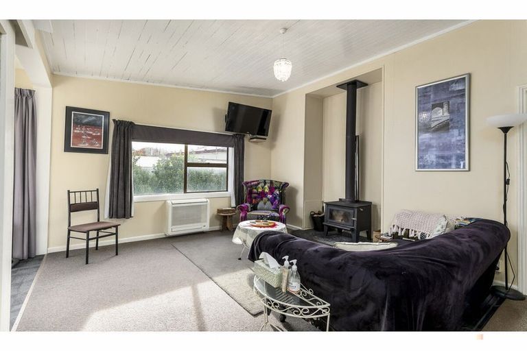 Photo of property in 9 Waimate Highway, Makikihi, Waimate, 7978