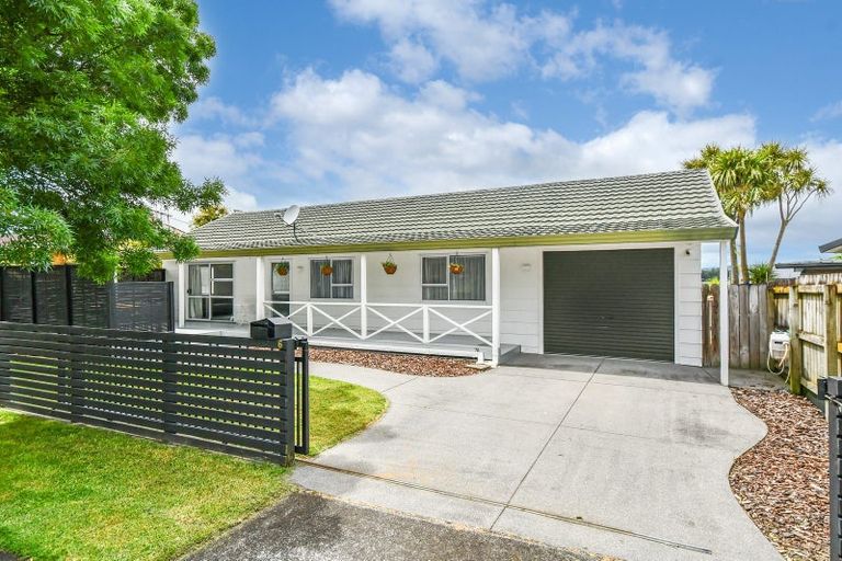 Photo of property in 6 Lorelei Place, Opaheke, Papakura, 2113