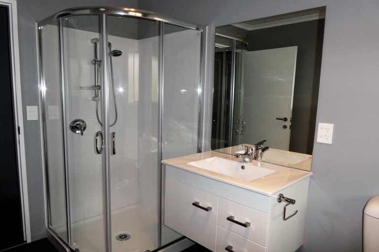 Photo of property in 18 Northmoor Boulevard, Rolleston, 7615