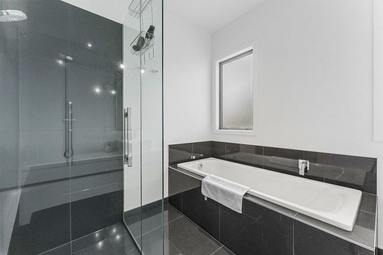 Photo of property in 68 Mcgiven Drive, Ridgewood, New Plymouth, 4371