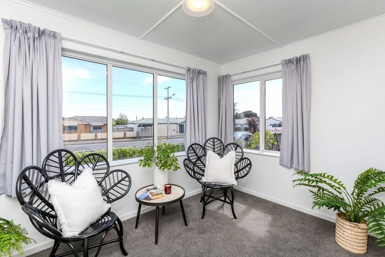 Photo of property in 141 Tukapa Street, Westown, New Plymouth, 4310