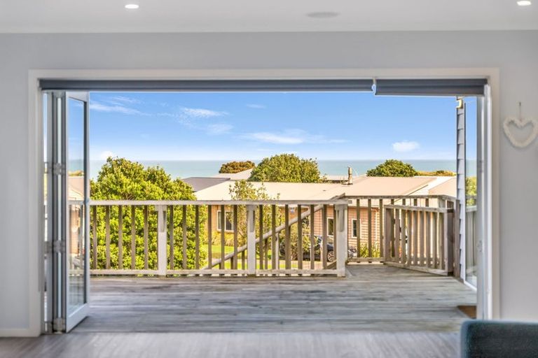 Photo of property in 4 Tua Tua Place, Baylys Beach, 0377
