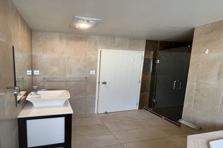 Photo of property in 36 Bur Oak Terrace, Schnapper Rock, Auckland, 0632