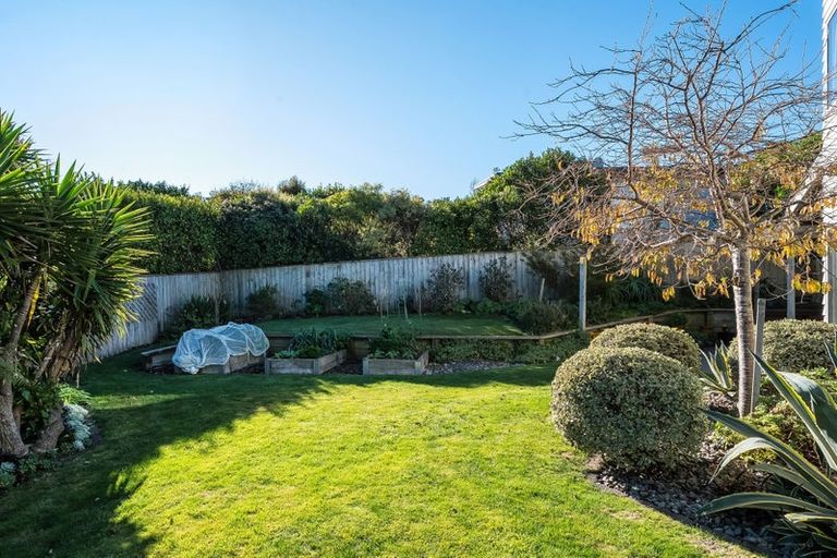 Photo of property in 6 Sumner Terrace, Aotea, Porirua, 5024