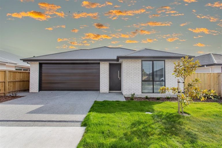 Photo of property in 8 Jasmine Street, Woodend, 7610