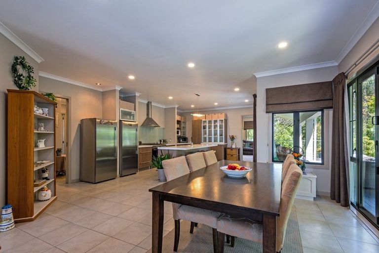 Photo of property in 60 Ruapehu Drive, Fitzherbert, Palmerston North, 4410