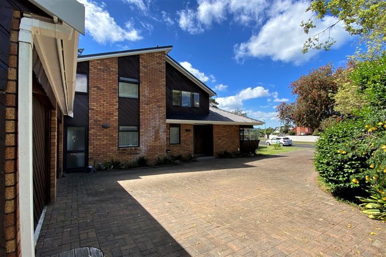 Photo of property in 5 Godwit Place, Waiuku, 2123