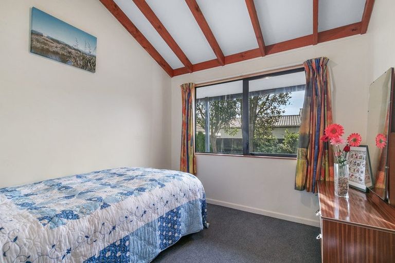 Photo of property in 10 Dellys Grove, Levin, 5510