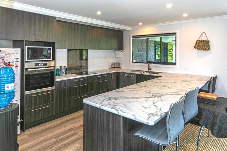 Photo of property in 2 Cherry Lane, Coromandel, 3506