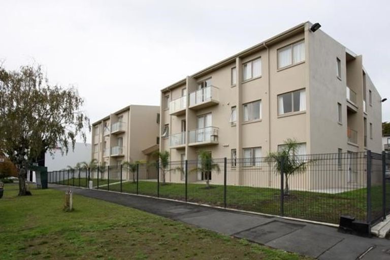 Photo of property in 17 Myrtle Street, Hamilton East, Hamilton, 3216