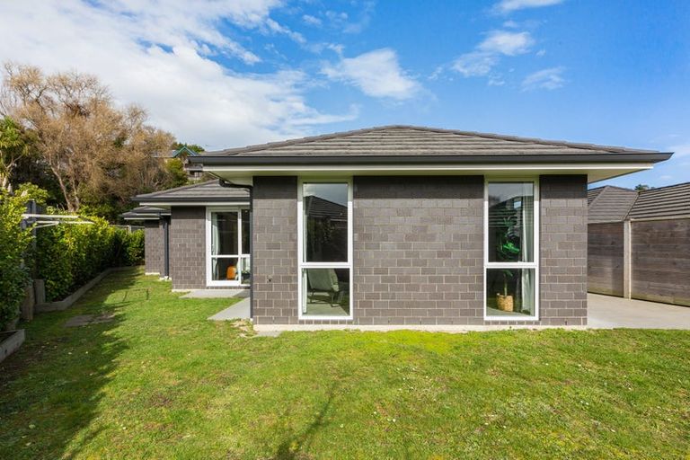 Photo of property in 33 Tradewinds Drive, Whitby, Porirua, 5024