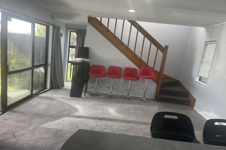 Photo of property in 10 Latitude Close, Whitby, Porirua, 5024