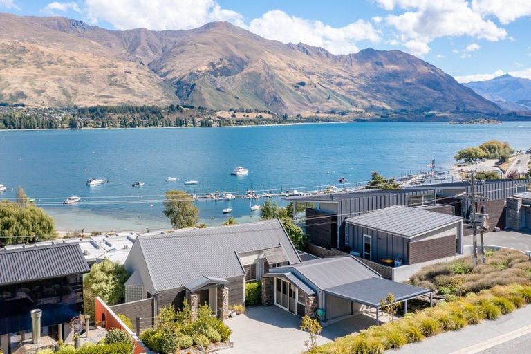 Photo of property in 32 Lismore Street, Wanaka, 9305