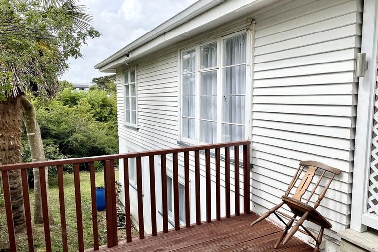 Photo of property in 28a Fruitvale Road, New Lynn, Auckland, 0600