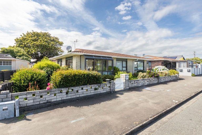 Photo of property in 11 Tukapa Street, Westown, New Plymouth, 4310