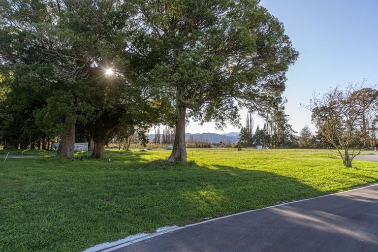 Photo of property in 23 Orchard Road, Greytown, 5712