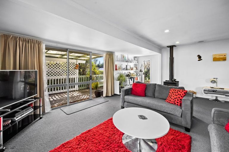 Photo of property in 15 Pukatea Street, Inglewood, 4330