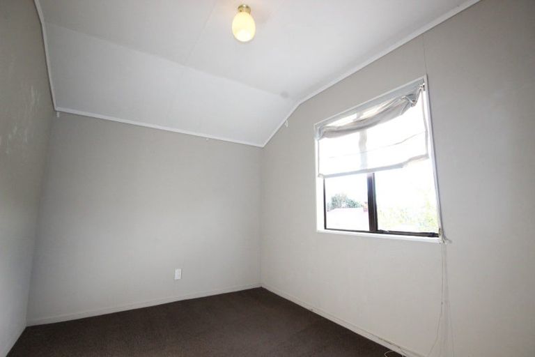 Photo of property in 16 Keeling Street, West End, Palmerston North, 4412