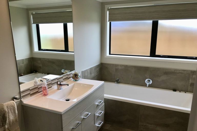 Photo of property in 48 Leeward Drive, Whitianga, 3510