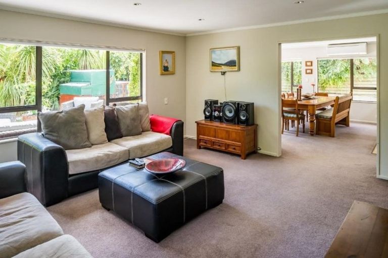 Photo of property in 7 Molyneux Close, Whitby, Porirua, 5024