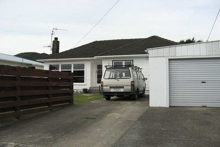 Photo of property in 82 Frederick Street, Wainuiomata, Lower Hutt, 5014