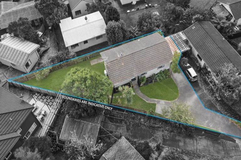 Photo of property in 2/9 Hydra Place, Glen Eden, Auckland, 0602
