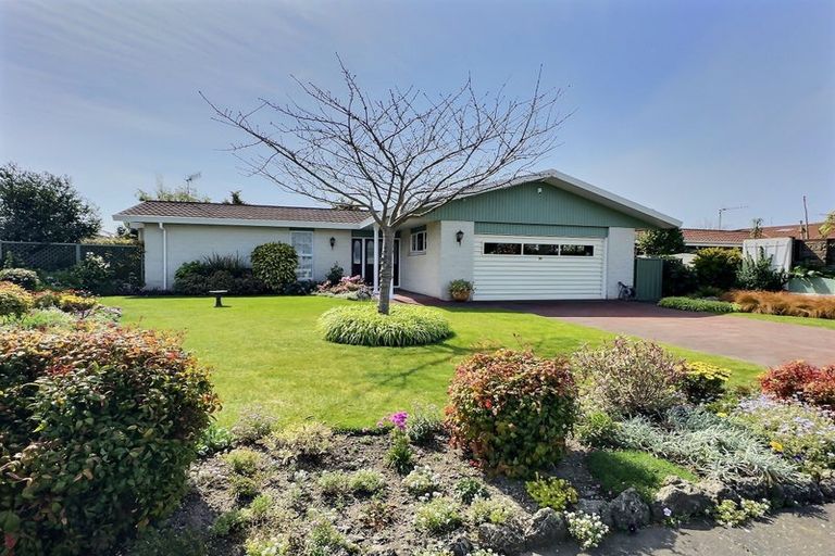 Photo of property in 10 Bassett Place, Taradale, Napier, 4112