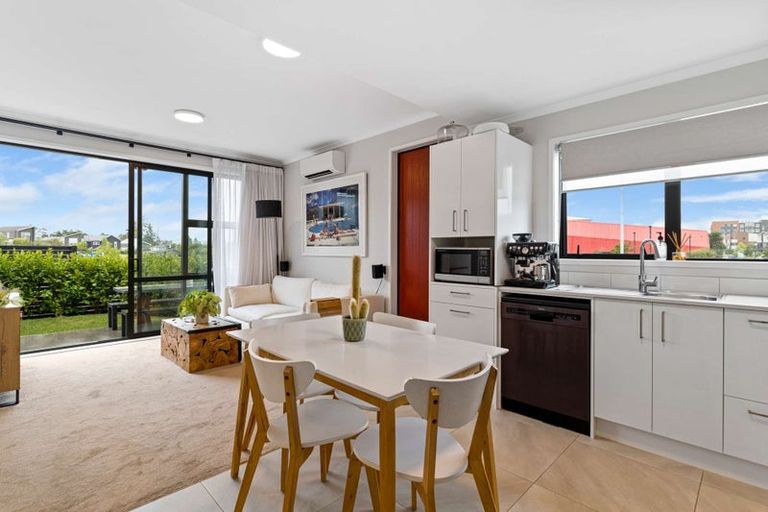 Photo of property in 30 Raranga Lane, Hobsonville, Auckland, 0616