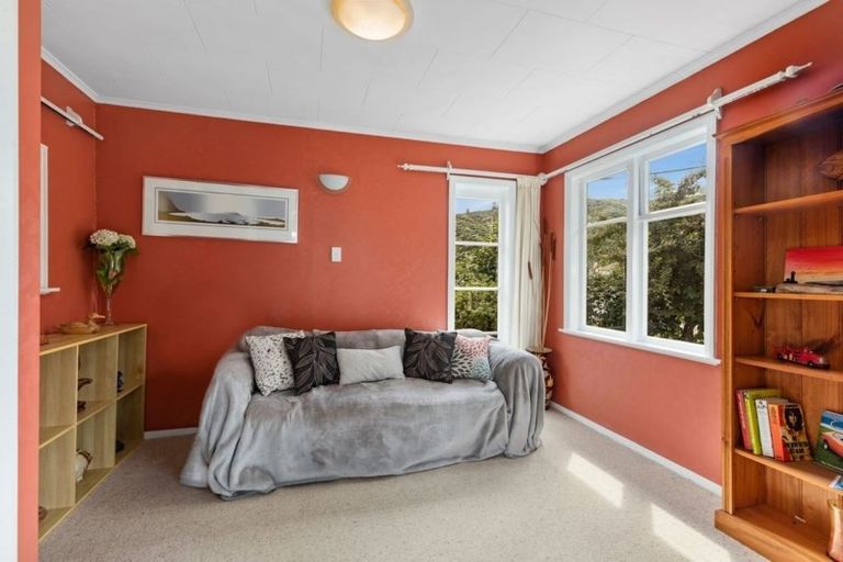 Photo of property in 116 Hine Road, Wainuiomata, Lower Hutt, 5014