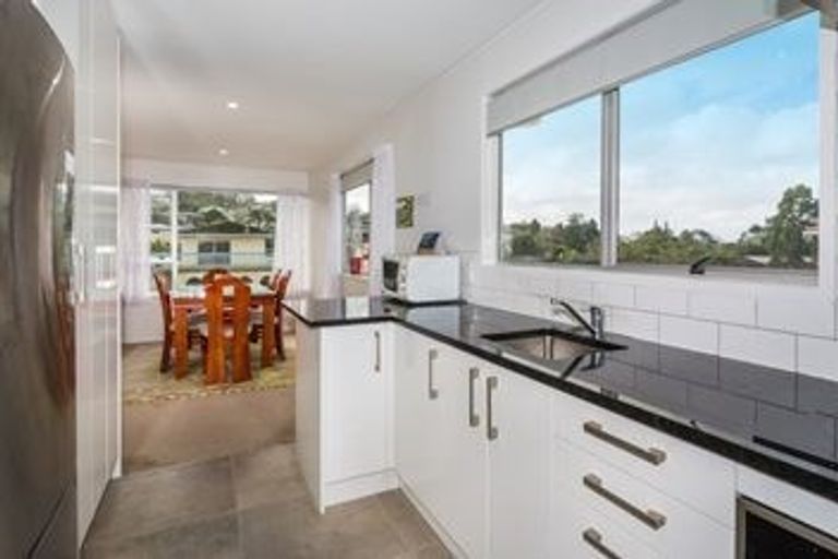 Photo of property in 46 Awaruku Road, Torbay, Auckland, 0630