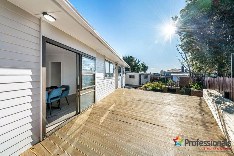 Photo of property in 4 Burlington Place, Manurewa, Auckland, 2102