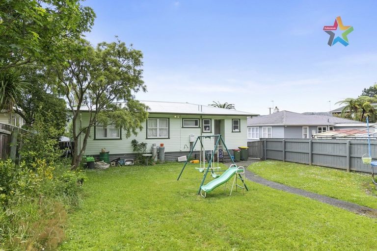 Photo of property in 10 Isabel Grove, Wainuiomata, Lower Hutt, 5014