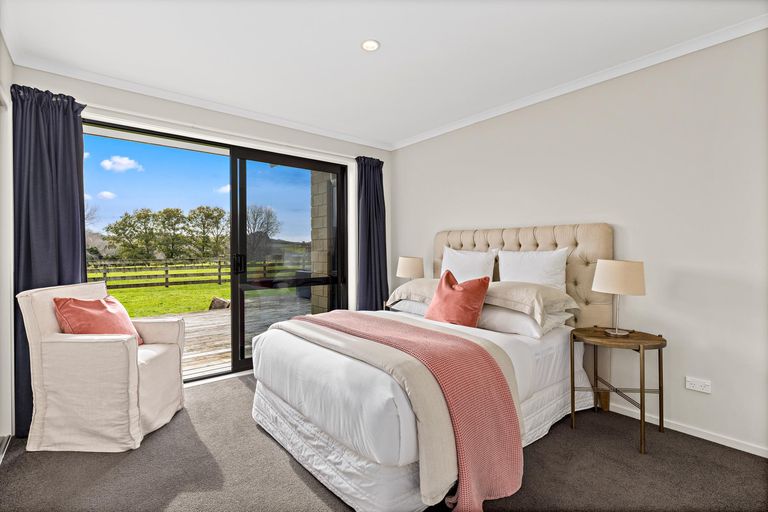 Photo of property in 177 Sandspit Road, Shelly Park, Auckland, 2014