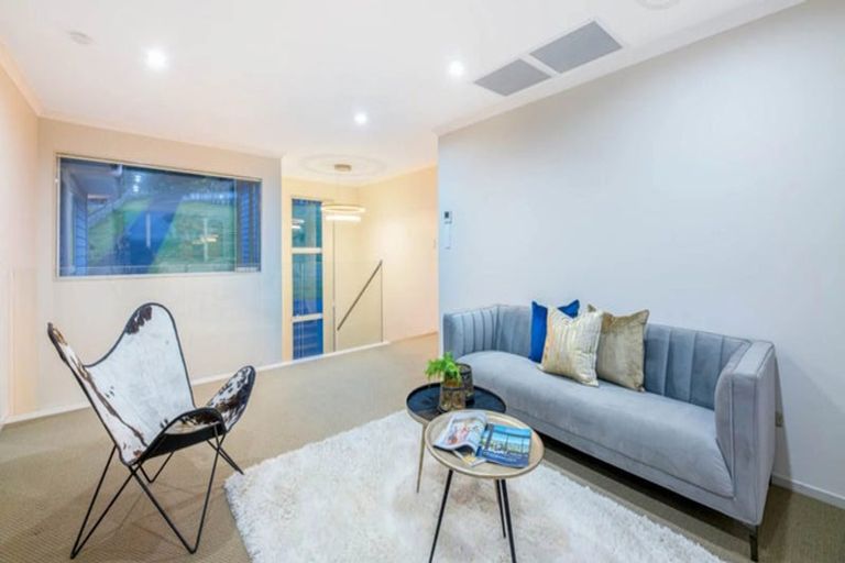 Photo of property in 72 Bur Oak Terrace, Schnapper Rock, Auckland, 0632