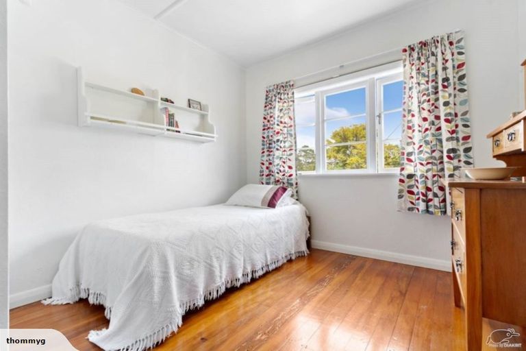 Photo of property in 79 Kaurilands Road, Titirangi, Auckland, 0604