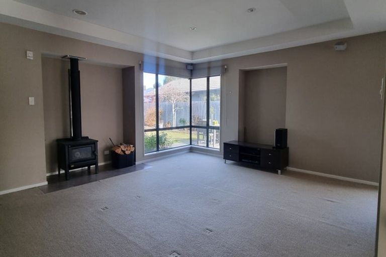 Photo of property in 17 Hampstead Close, Rangiora, 7400
