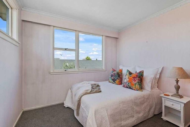 Photo of property in 6 Apollo Place, Papanui, Christchurch, 8052