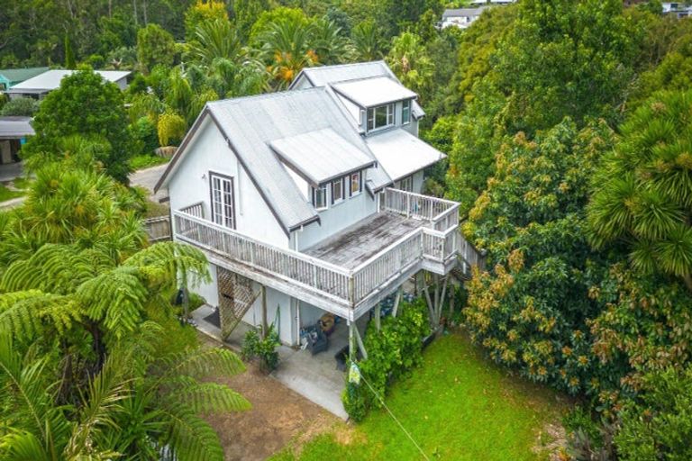 Photo of property in 3 Widdison Place, Whangamata, 3691