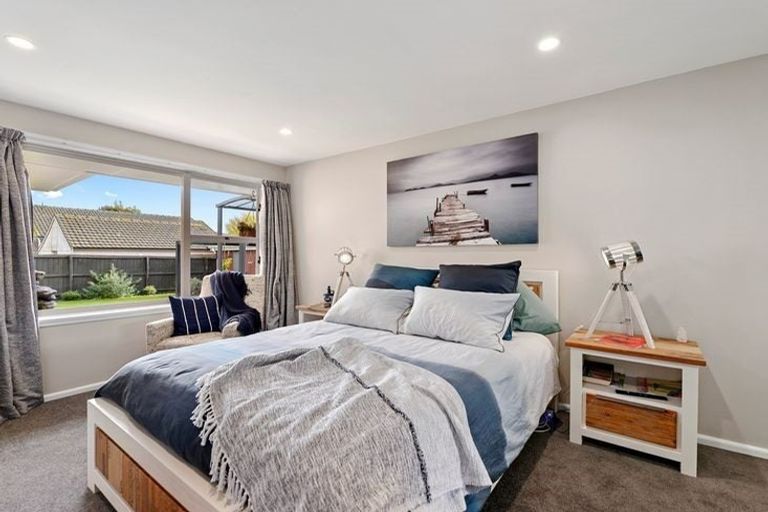 Photo of property in 43 Glenharrow Avenue, Avonhead, Christchurch, 8042