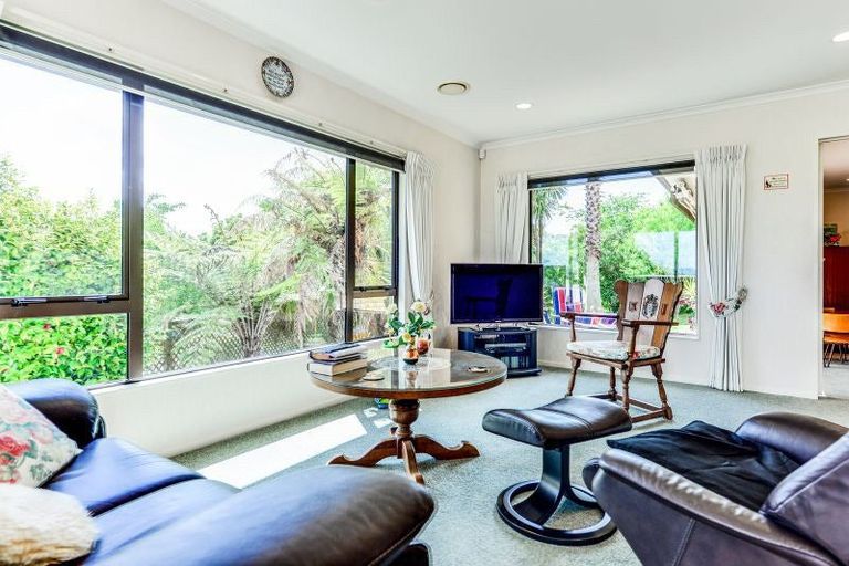 Photo of property in 49 Greenfield Drive, Western Heights, Hamilton, 3200