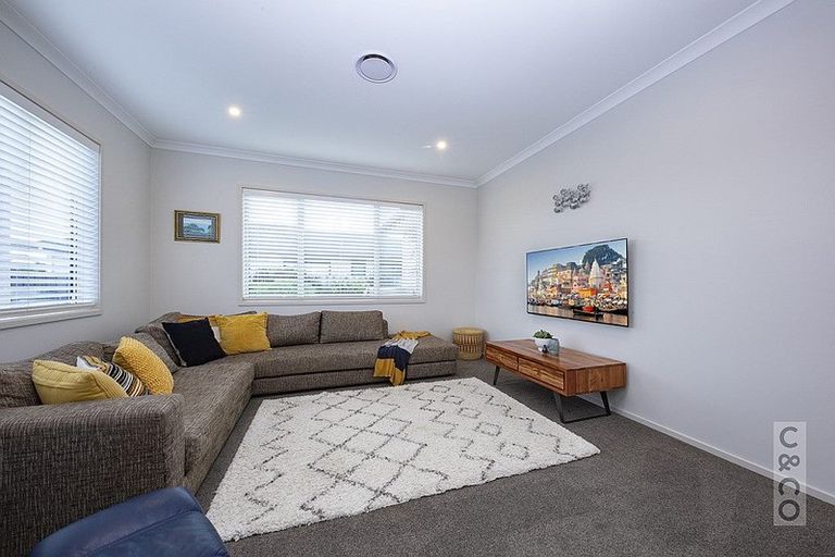 Photo of property in 15 Turpin Road, Riverhead, 0820