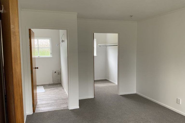 Photo of property in 1/10 Springbank Lane, Te Atatu Peninsula, Auckland, 0610