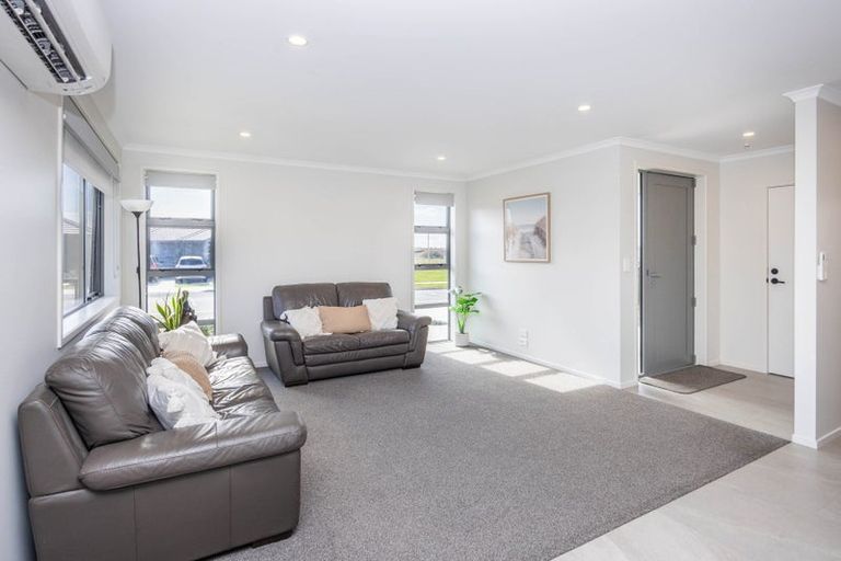 Photo of property in 8 Whakatipu Street, Temple View, Hamilton, 3218