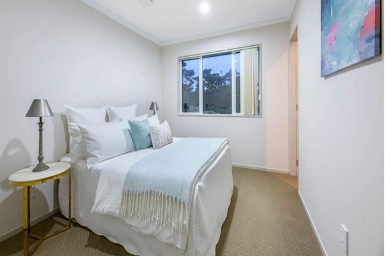 Photo of property in 72 Bur Oak Terrace, Schnapper Rock, Auckland, 0632