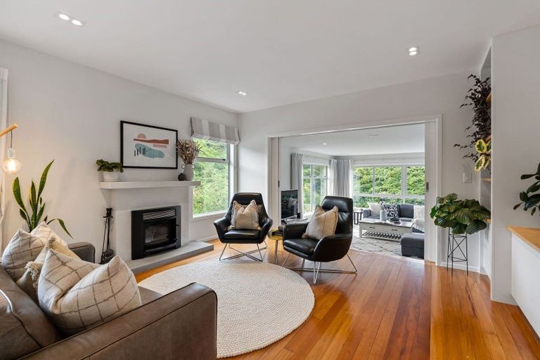 Photo of property in 43 Silverstream Road, Crofton Downs, Wellington, 6035